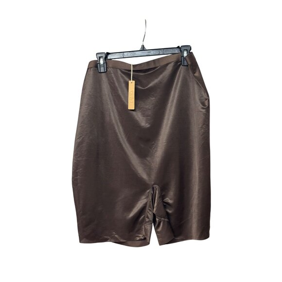 SKIMS Simply Bare Plus Size Shapewear Mid Thigh Shorts, 4X, Espresso - Picture 9 of 13